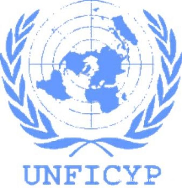 Minister obrany SR Martin Glváč a minister obrany Cyperskej republiky J.E. Photis Photiou privítajú príslušníkov OS SR, ktorí sa vrátili z misie UNFICYP  -  AVÍZO