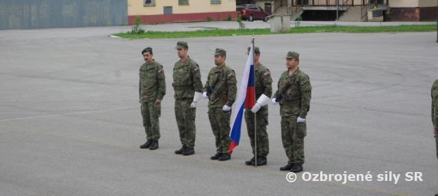 Slávnostný ceremoniál odovzdania a prevzatia funkcie veliteľa raketometného oddielu