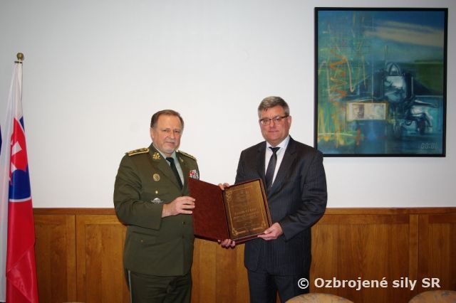 Vojenskí diplomati Českej republiky navštívili veliteľstvo pozemných síl