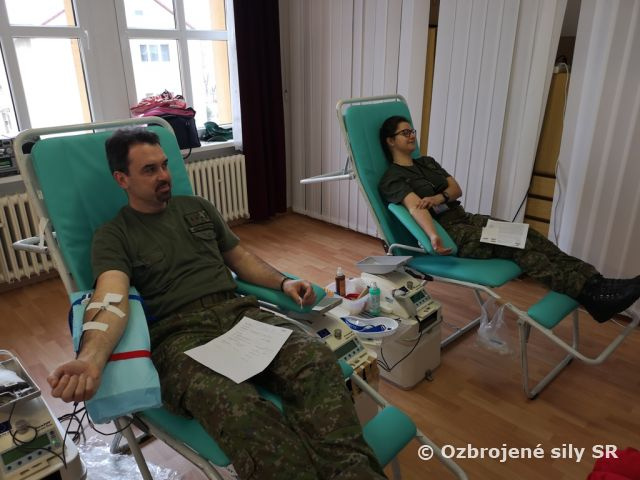 Príslušníci Taktického krídla Sliač sa zúčastnili dobrovoľnej akcie „Sliačska kvapka krvi“