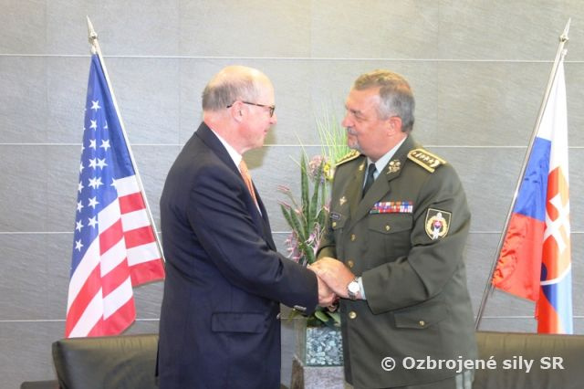 Náčelník Generálneho štábu ocenil odchádzajúceho veľvyslanca USA