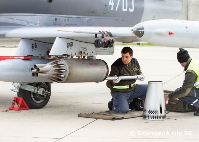 Letecké streľby pilotov 81. krídla Sliač