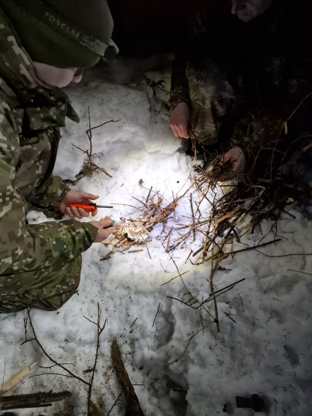 Spojený výcvik výkonných letcov 51. krídla Prešov v prežití a ŠTP v prírodných podmienkach v zimnom období