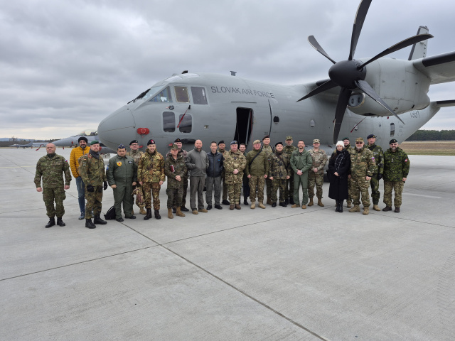 Vojenský diplomatický zbor na návšteve v Kuchyni