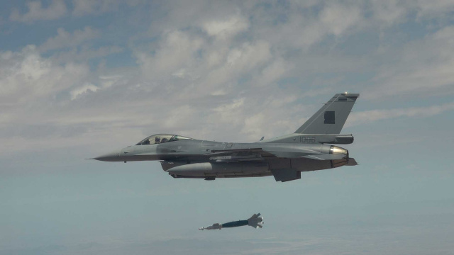 F-16 Block 70 v Arizone: slovenskí piloti si preverili schopnosti pri ostrých leteckých streľbách
