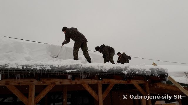 Vojaci základne pomáhajú obciam na hornej Orave